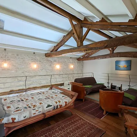 Casa vacanze Spacieux Avec Jardin Privatif, Animaux, Accès Pmr, Pêche, Randonnées Et équipements Bébé Inclus - Fr-1-653-191 *