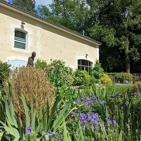 Spacieux Avec Jardin Privatif, Animaux, Accès Pmr, Pêche, Randonnées Et équipements Bébé Inclus - Fr-1-653-191 * Guizengeard