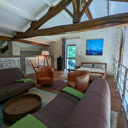 Casa vacanze Spacieux Avec Jardin Privatif, Animaux, Accès Pmr, Pêche, Randonnées Et équipements Bébé Inclus - Fr-1-653-191 Guizengeard