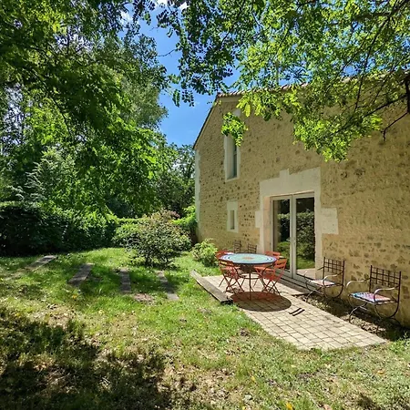 Spacieux Avec Jardin Privatif, Animaux, Accès Pmr, Pêche, Randonnées Et équipements Bébé Inclus - Fr-1-653-191 * Guizengeard